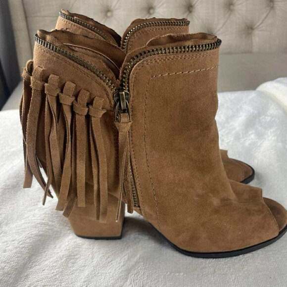 EUC Dolce Vita Tan Peep Toe Fringe Micro Suede Block Heel Ankle Bootie size 9 - Picture 2 of 9